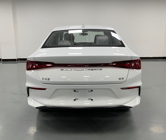 比亚迪牌BYD7002BEVA6纯电动轿车公告图片