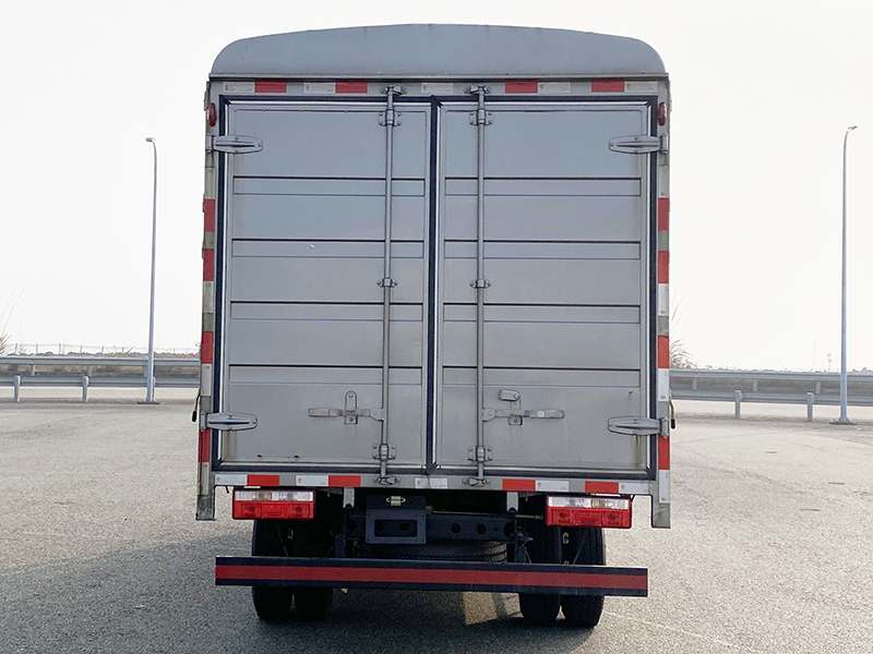 現(xiàn)代牌CHM5040CCYZDC33T倉柵式運輸車公告圖片