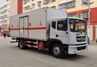 程力威牌CLW5180XZWE6杂项危险物品厢式运输车公告图片