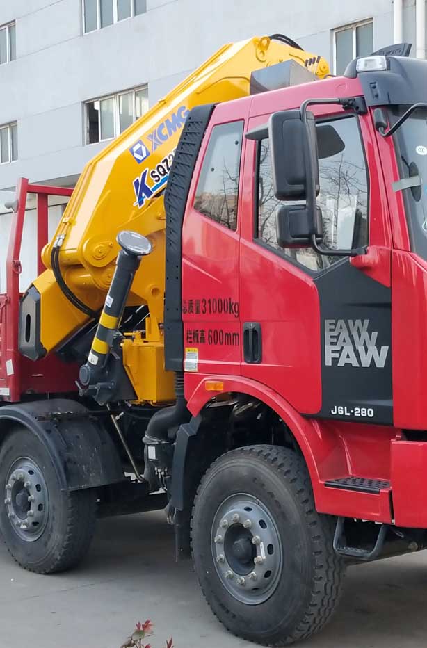 徐工牌XZJ5310JSQJ5隨車起重運(yùn)輸車公告圖片