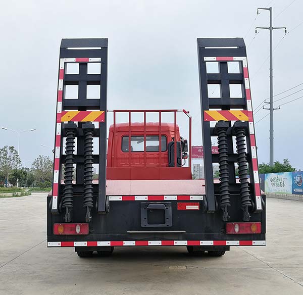 大運(yùn)牌DYZ5183TPBD5AB平板運(yùn)輸車公告圖片