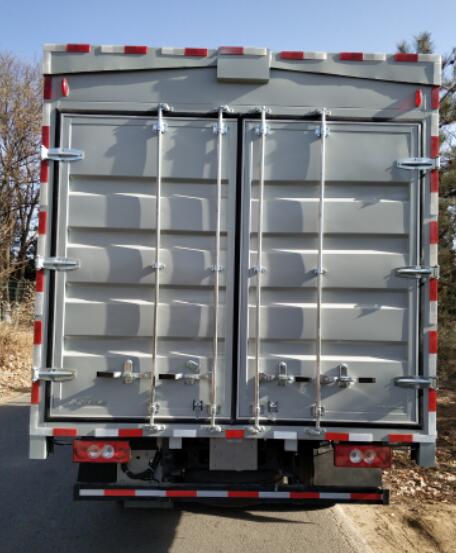 福田牌BJ5048XYK-F3翼开启厢式车公告图片