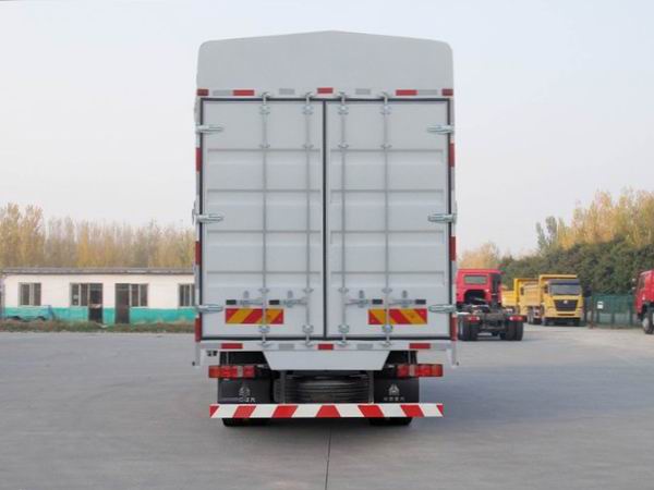 豪瀚牌ZZ5255CCYN56C3F1倉柵式運(yùn)輸車公告圖片