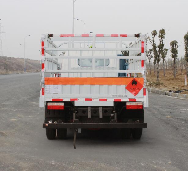 東風(fēng)牌EQ5125TQP8CDCACWXP氣瓶運(yùn)輸車(chē)公告圖片