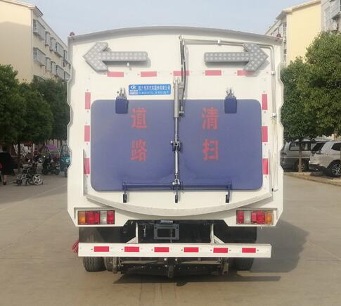 程力威牌CLW5070TSLJ6扫路车公告图片