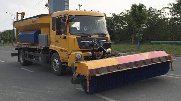 路鑫牌NJJ5182TCX6除雪车公告图片