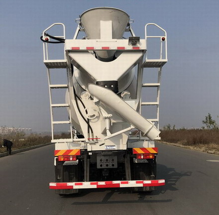 東風牌EQ5250GJBLV2混凝土攪拌運輸車公告圖片