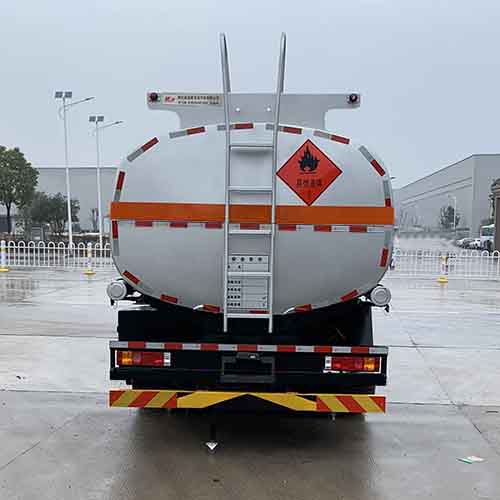 楚飛牌CLQ5262GYY6SX運(yùn)油車(chē)公告圖片