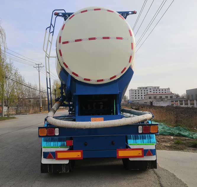 斯纳德汽车牌SND9400GXH下灰半挂车公告图片