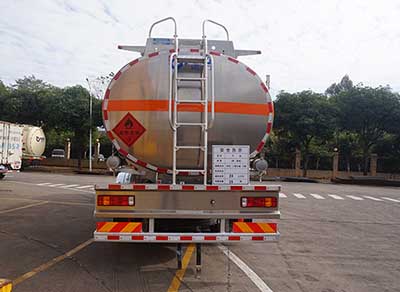 運(yùn)力牌LG5260GYYZ5鋁合金運(yùn)油車公告圖片