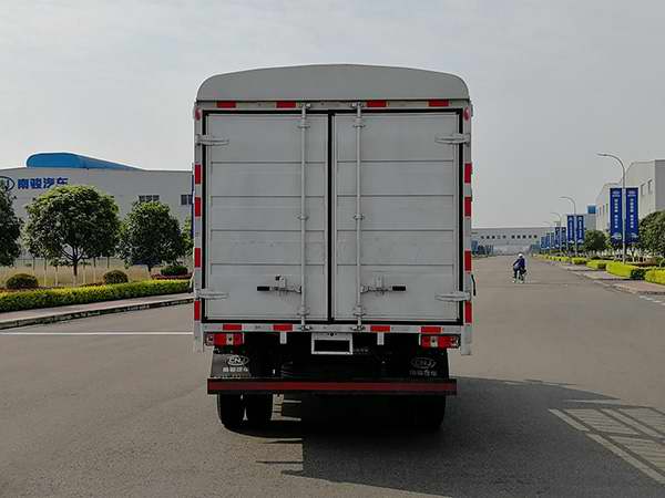 南駿牌NJA5041CCYPDF33A倉(cāng)柵式運(yùn)輸車公告圖片