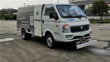 纯电动路面养护车