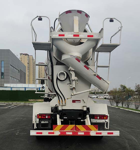 大運(yùn)牌DYQ5161GJBD5AC混凝土攪拌運(yùn)輸車(chē)公告圖片