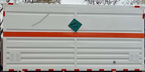 中燕牌BSZ5083XRQC6B易燃?xì)怏w廂式運(yùn)輸車(chē)公告圖片