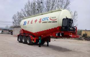 下灰半挂车
