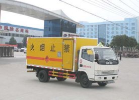 爆破器材运输车