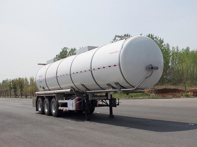 永强牌11.7米32.1吨3轴普通液体运输半挂车(YQ9400GPGCY1)