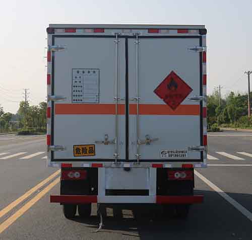 多士星牌JHW5040XRQB6易燃气体厢式运输车公告图片