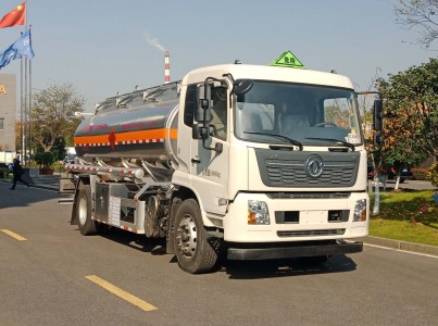 永強(qiáng)牌YQ5181GYYCTE鋁合金運(yùn)油車公告圖片