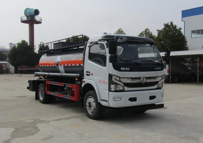 中汽力威牌HLW5120GFWEQ6腐蝕性物品罐式運(yùn)輸車公告圖片