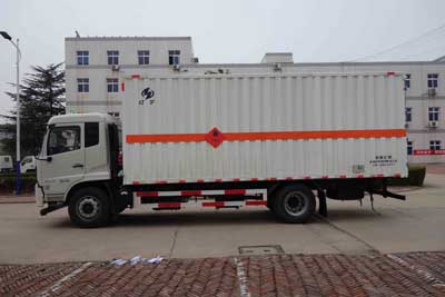 紅宇牌HYJ5180XRY-DF易燃液體廂式運(yùn)輸車(chē)公告圖片