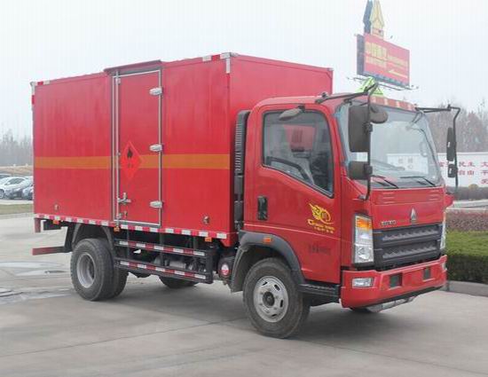 豪沃牌ZZ5107XRQG421CE1易燃?xì)怏w廂式運(yùn)輸車(chē)公告圖片