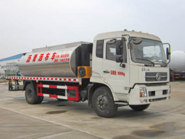 沥青洒布车