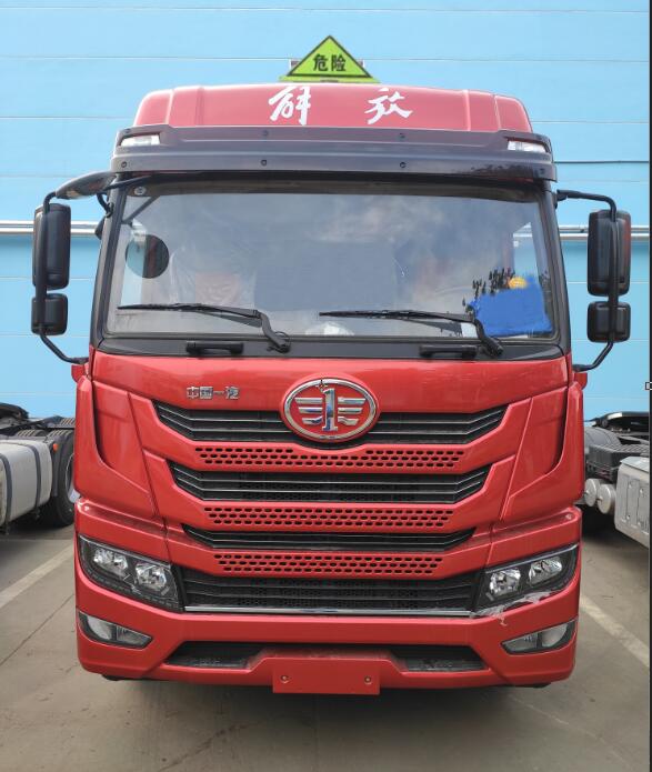 中汽力威牌HLW5313GFW5CA腐蚀性物品罐式运输车公告图片
