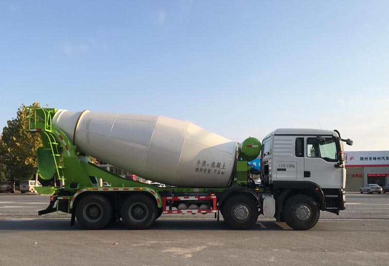 久龍牌ALA5316GJBZ5混凝土攪拌運(yùn)輸車公告圖片