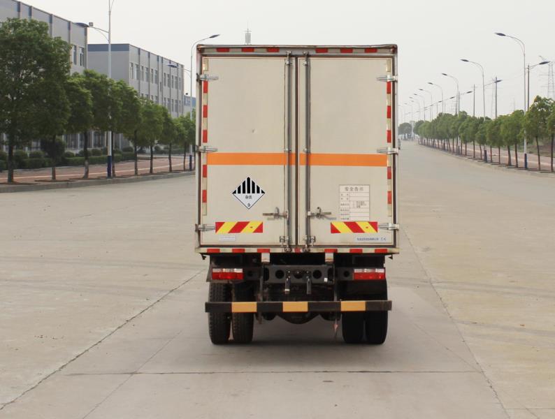 東風(fēng)牌EQ5165XZWL9CDEACWXP雜項(xiàng)危險(xiǎn)物品廂式運(yùn)輸車公告圖片