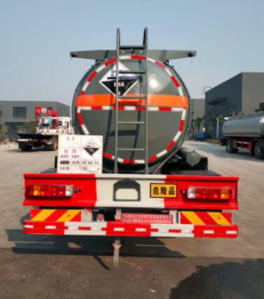 大力牌DLQ5319GFWC5腐蝕性物品罐式運(yùn)輸車公告圖片