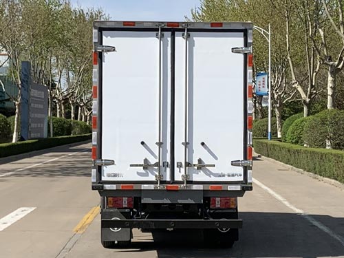 福田牌BJ5046XLC-AB冷藏車(chē)公告圖片