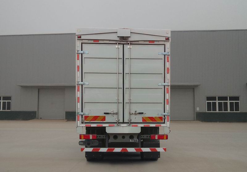 豪沃牌ZZ5317XYKV466HE1翼開(kāi)啟廂式車(chē)公告圖片