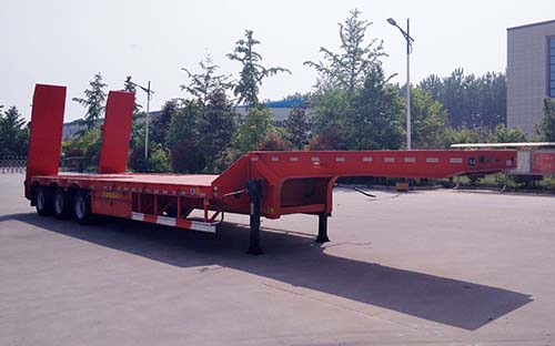 国世华邦牌13.7米26.8吨3轴低平板半挂车(XHB9352TDP)
