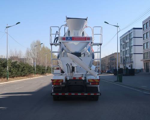 宏昌天馬牌HCL5317GJBZZN30G52混凝土攪拌運(yùn)輸車公告圖片