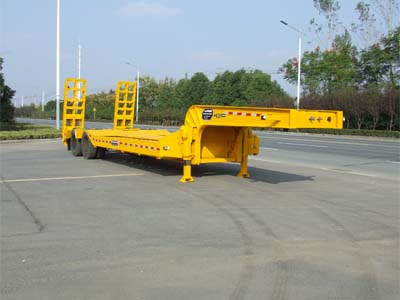 汇联牌11米28吨2轴低平板半挂车(HLC9350TDP)