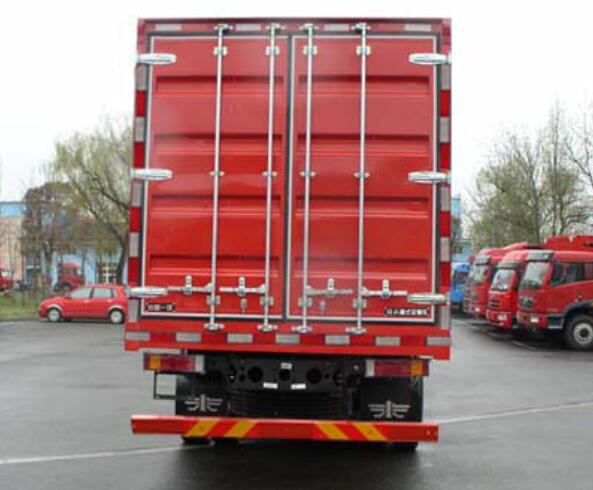 解放牌CA5250XXYP1K2L5T3E5A80-3廂式運(yùn)輸車公告圖片