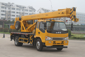 柳工牌CLG5120JQZ8汽車起重機公告圖片