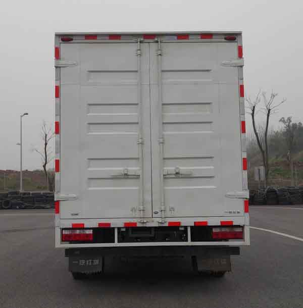 解放牌CA5104XXYPK26L3R5E5廂式運(yùn)輸車公告圖片