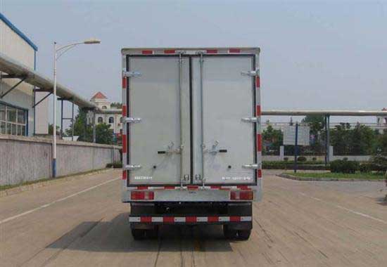 福田牌BJ5046XXY-FB廂式運(yùn)輸車公告圖片