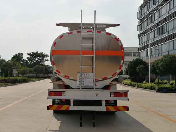 楚勝牌CSC5320GYYLC5A鋁合金運(yùn)油車公告圖片