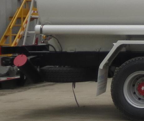 醒獅牌SLS5181GYYE5X運(yùn)油車公告圖片