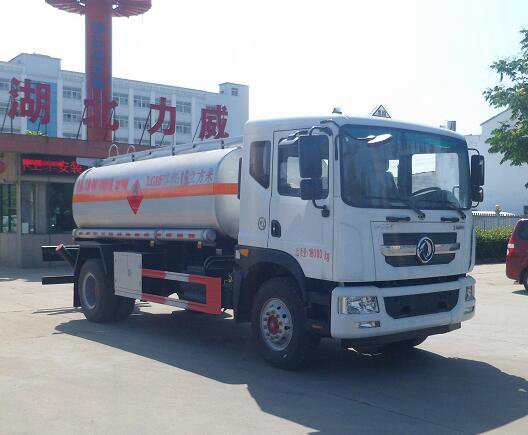 中汽力威牌HLW5183GYY5EQ運油車公告圖片