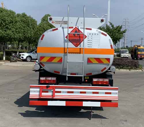 楚飛牌CLQ5112GYY5E運(yùn)油車(chē)公告圖片