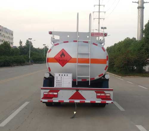 专威牌HTW5110GYYEC运油车公告图片