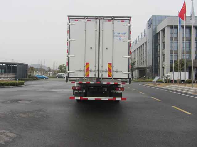 飛球牌ZJL5186XLCC5冷藏車(chē)公告圖片