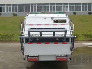 福龍馬牌FLM5120ZYSDTBEV純電動(dòng)壓縮式垃圾車公告圖片