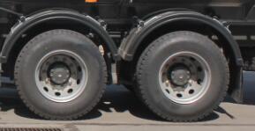 綠葉牌JYJ5317GRYE1易燃液體罐式運輸車公告圖片