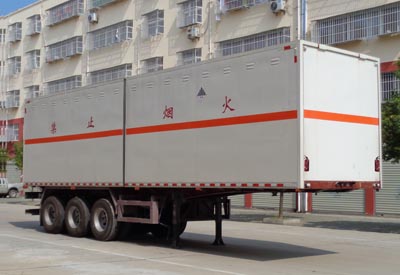 程力威牌10.8米32.2吨3轴杂项危险物品厢式运输半挂车(CLW9400XZW)