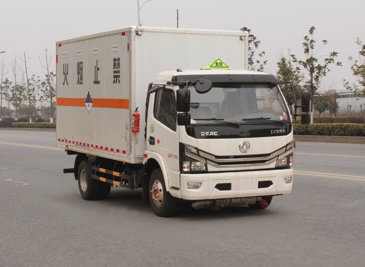 東風(fēng)牌EQ5125XZW8CDCACWXP雜項(xiàng)危險(xiǎn)物品廂式運(yùn)輸車公告圖片